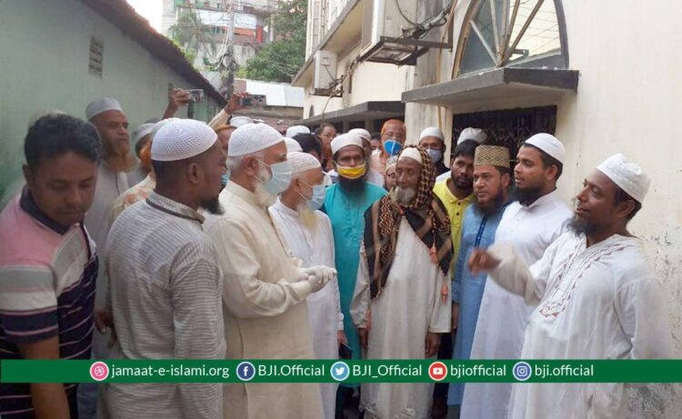 তল্লা মসজিদে গ্যাস ও বিদ্যুৎ বিস্ফোরণে নিহত ও আহত পরিবারের পাশে আমীরে জামায়াত ডা. শফিকুর রহমান