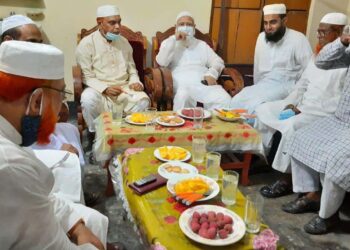 মুফতি মুহাম্মাদ ওয়াক্কাস ও মুহাদ্দিস আবু সাঈদের পরিবারের সাথে আমীরে জামায়াতের সাক্ষাত