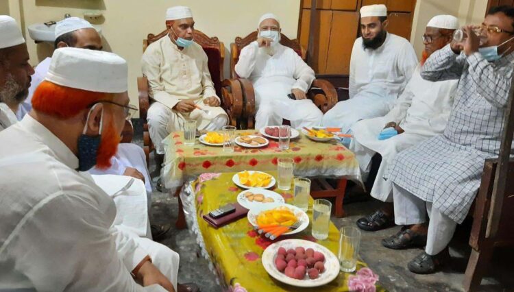 মুফতি মুহাম্মাদ ওয়াক্কাস ও মুহাদ্দিস আবু সাঈদের পরিবারের সাথে আমীরে জামায়াতের সাক্ষাত