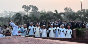 মহান স্বাধীনতা ও জাতীয় দিবসে সাভারের জাতীয় স্মৃতিসৌধে আমীরে জামায়াতের শ্রদ্ধা নিবেদন