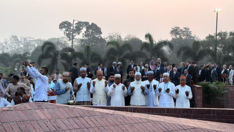 মহান স্বাধীনতা ও জাতীয় দিবসে সাভারের জাতীয় স্মৃতিসৌধে আমীরে জামায়াতের শ্রদ্ধা নিবেদন