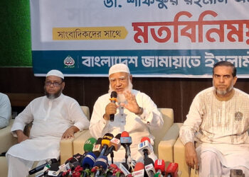 দলীয় ক্যাডারকে নির্বাচন কমিশনে বসিয়ে রেখে নির্বাচনের ভালো কোনো লক্ষণ দেখছি না
